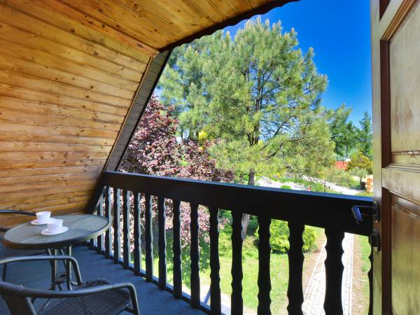 POD SKAMIENIAŁYM MIASTEM 