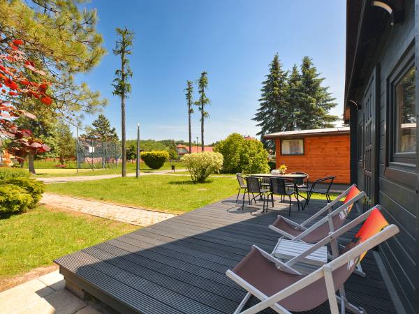 POD SKAMIENIAŁYM MIASTEM 