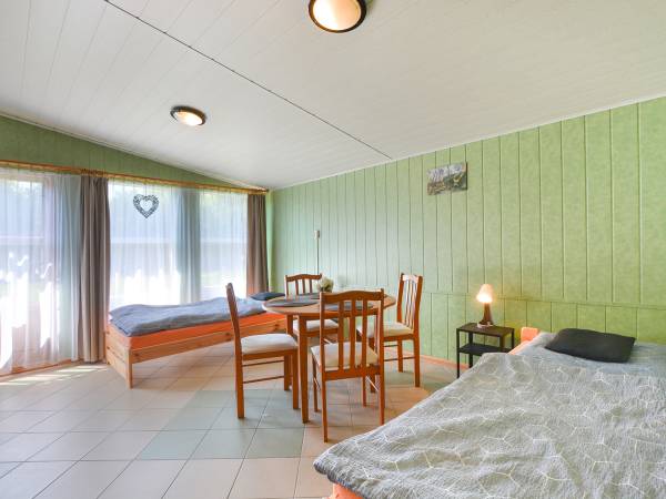 POD SKAMIENIAŁYM MIASTEM 