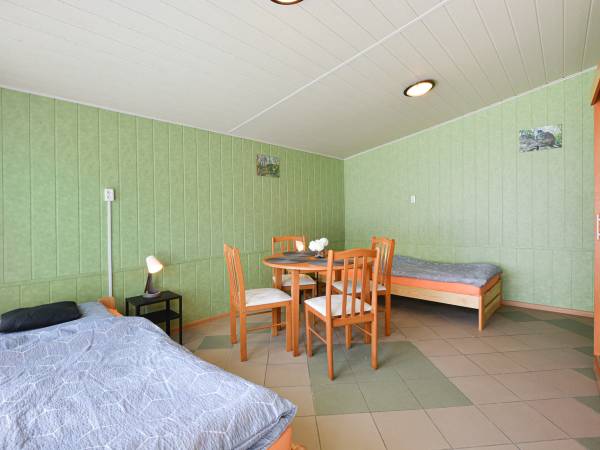 POD SKAMIENIAŁYM MIASTEM 