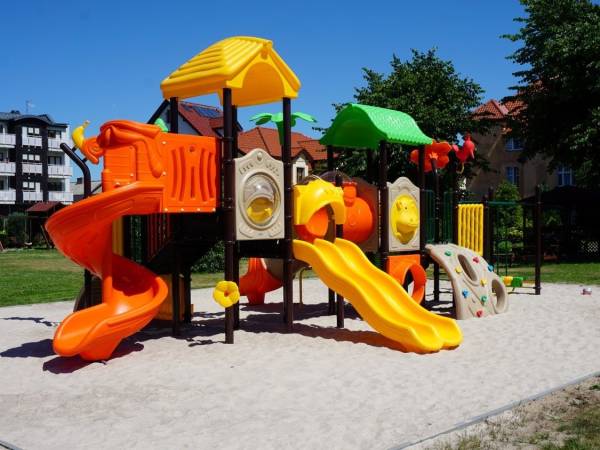 kolorowy plac zabaw