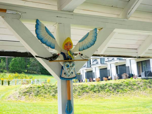 Wiata na terenie obiektu