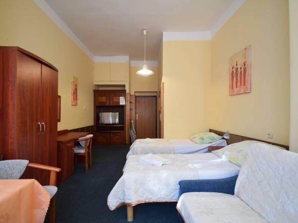 pokój nr 11 - 3 os parter