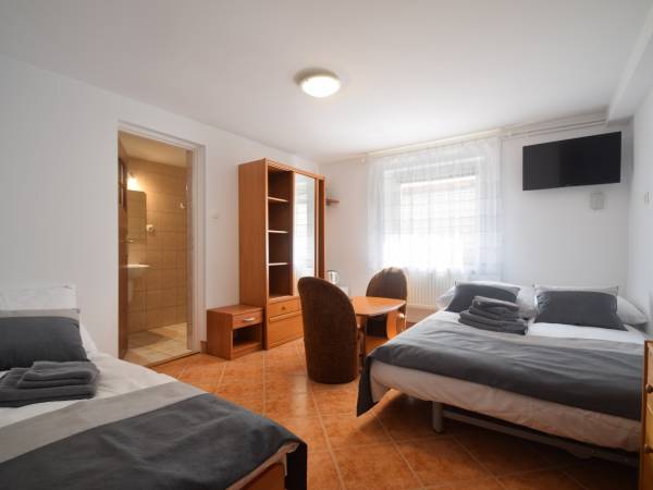 pokój nr 2, 3-osobowy