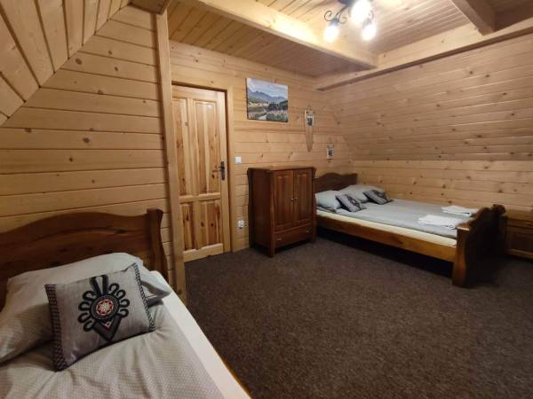 domek z 3 lub 4 sypialniami