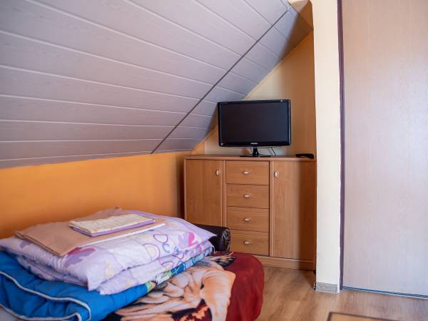 Pokoje, domki, pole biwakowe Pod Świerkami