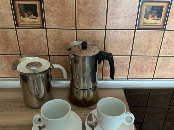 Zaparzacz do kawy i ubijacz mleka