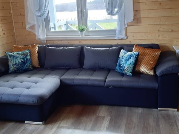 Szary Domek Nad Jeziorem