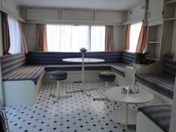 Dom wczasowy oraz domki letniskowe Pustkowo