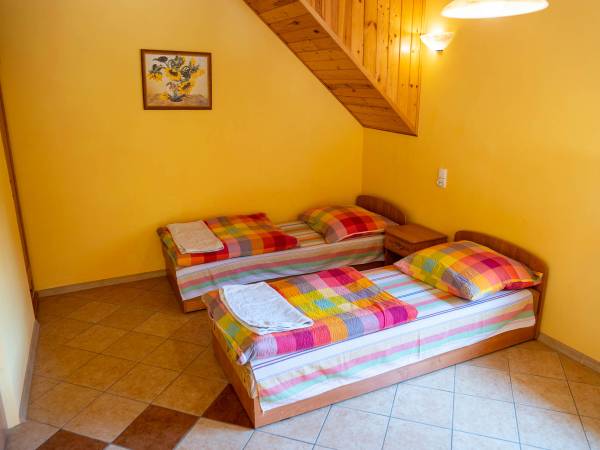 Na Skraju Lasu - pokój dwuosobowy cena od 200zł/dobę 