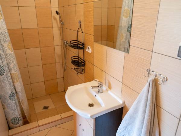 Na Skraju Lasu - pokój dwuosobowy cena od 200zł/dobę 