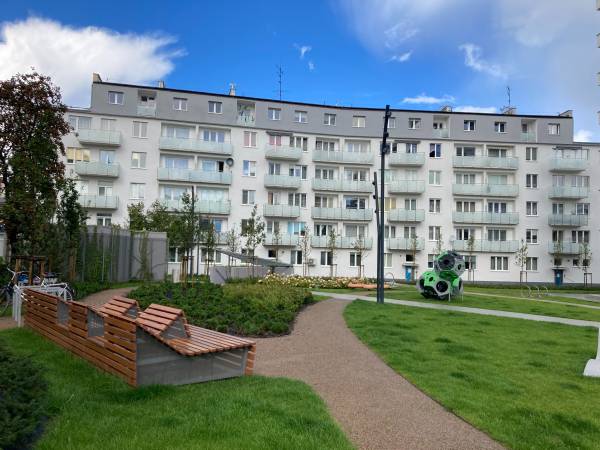 Armii Krajowej 31/3 plac zabaw