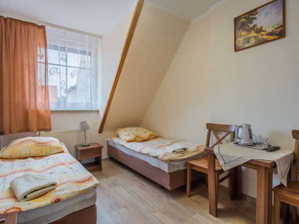 pokój 2 os, okno na ulicę