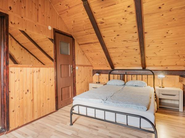 Sypialnia w apartamencie 10 osobowym 