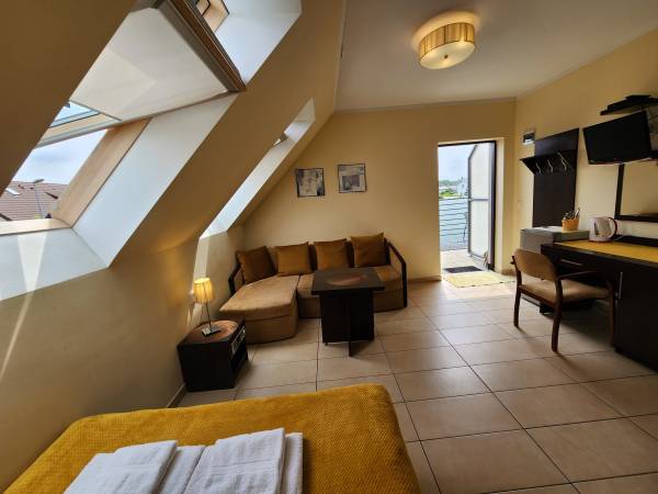 Pokój 3os. ,nr5,6,7,8.