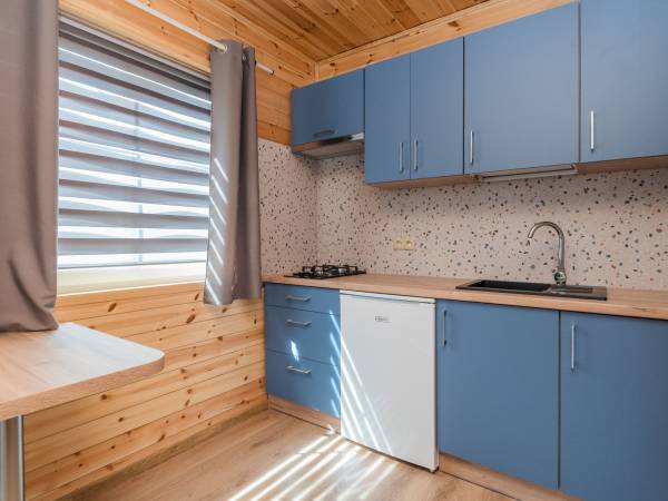 kuchnia w nowym domku piętrowym 6, 7 osobowym