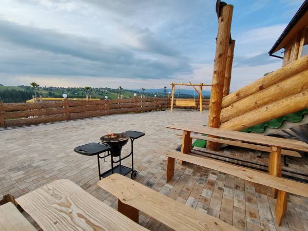 Chata II - na zewnątrz