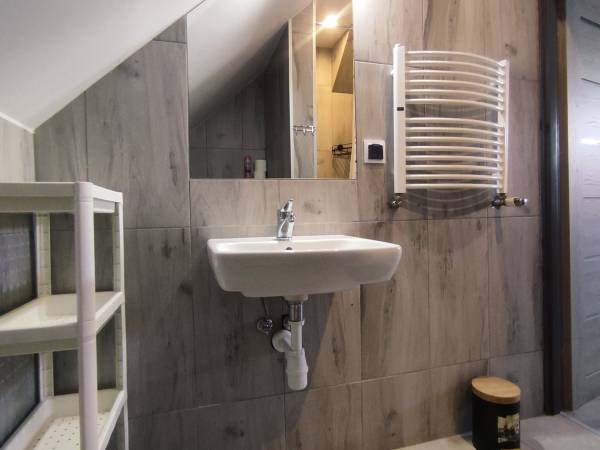 KINGASERWIS Pokoje do wynajęcia