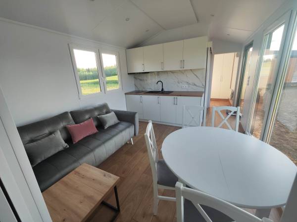 Salon z aneksem - Domek Apartamentowy