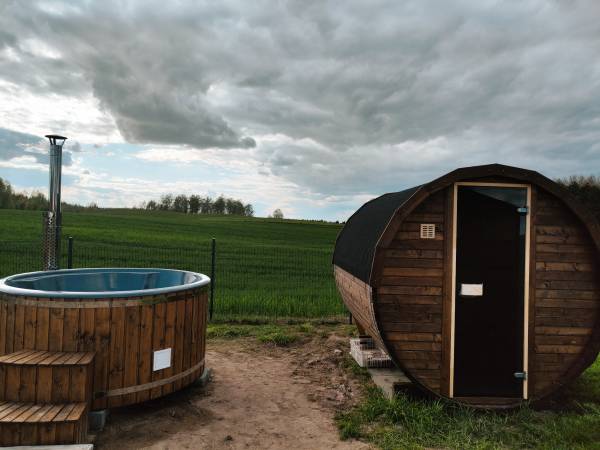 Balia z funkcją podświetlanego jacuzzi i Sauna