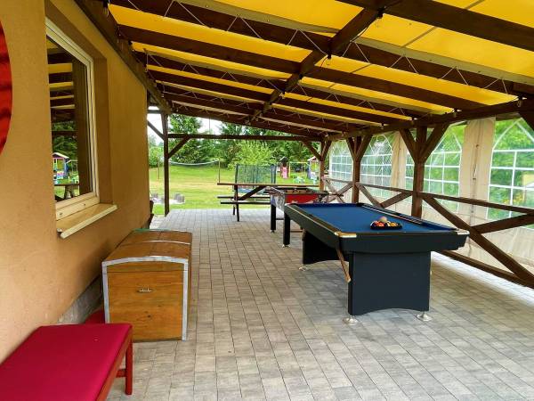 stół bilardowy i piłkarzyki