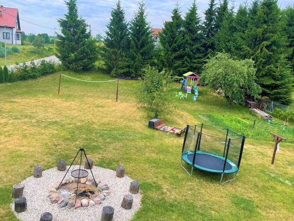 ognisko i teren przy placu zabaw