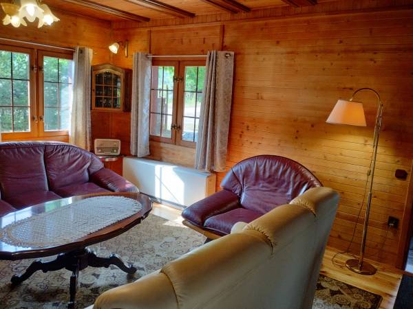 Dom nad jeziorem Pile