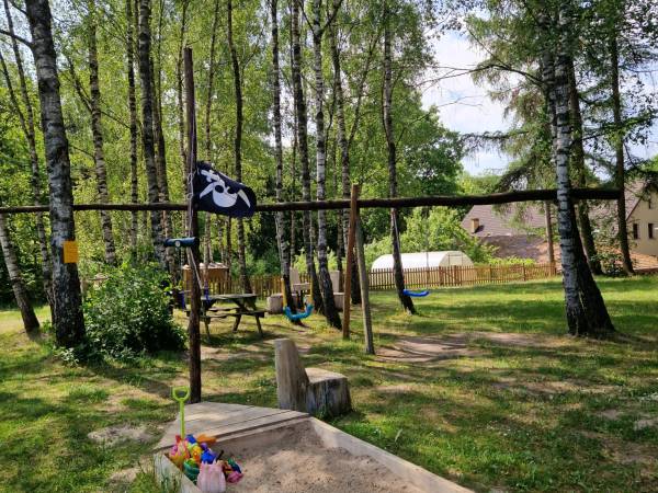 DWOREK i GLAMPING KREFTÓWKA