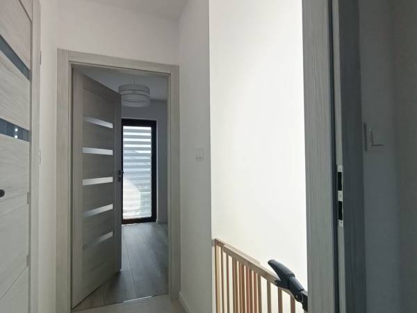 zabezpieczenie schodów dla najmłodszych