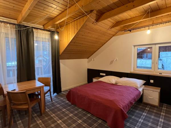 Pokój czteroosobowy na 2 pietrze