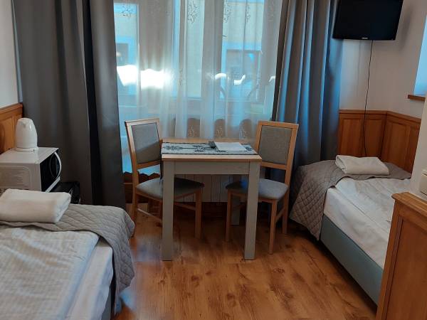 pokój 2 osobowy z balkonem (łóżka razem lub osobno)