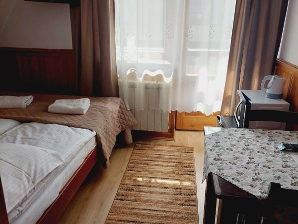 pokój 2 osobowy z balkonem (łóżko małżeńskie)