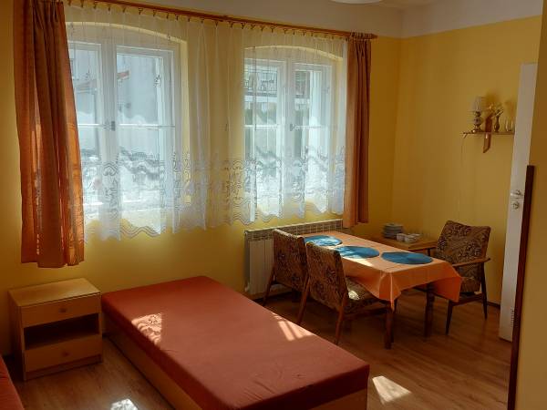 pokój trzy/czteroosobowy