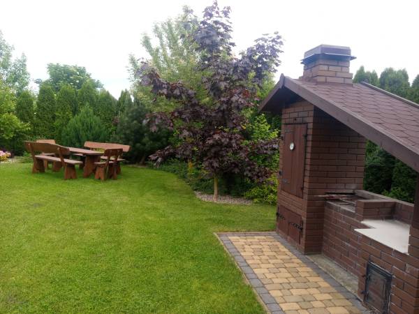 ogród z grillem