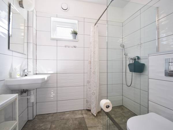 Łazienka z prysznicem