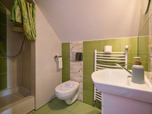 Łazienka przy pokoju nr 2 piętro