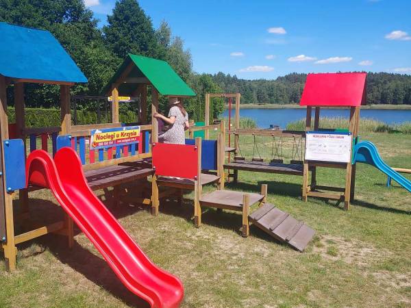 Pokoje nad jeziorem Leśny Dworek