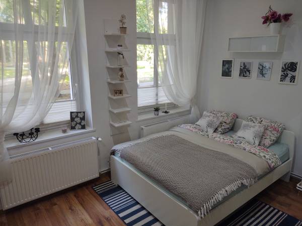 Apartament Arkadia Park 4 osobowy z aneksem z widokiem na park, 5 min pieszo do morza. Parter.