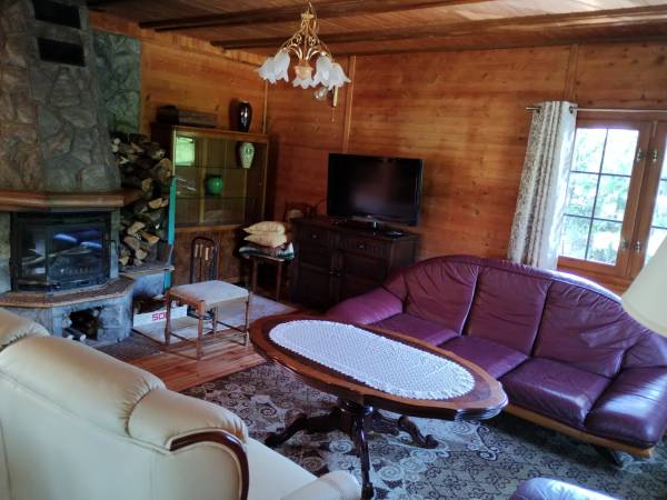 Dom nad jeziorem Pile