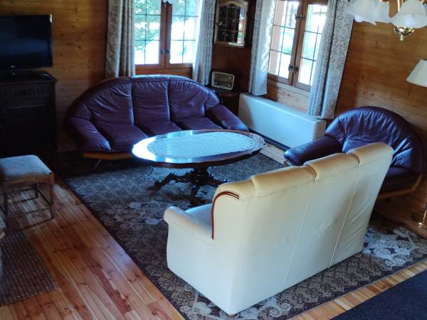 Dom nad jeziorem Pile