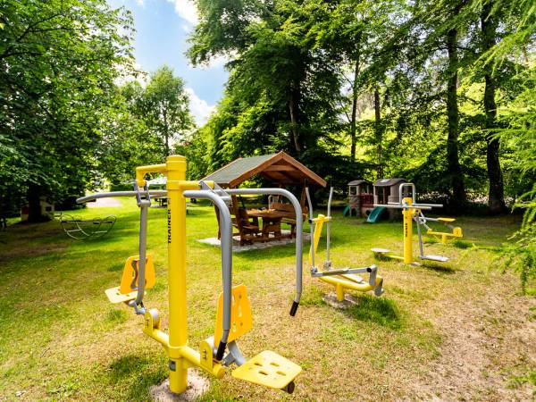 Gajówka - Całoroczne Pokoje i Apartamenty