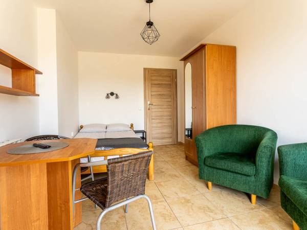 Pokój z łazienką (4)