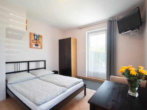 z aneksem kuchennym,z tarasem,2 osobowy