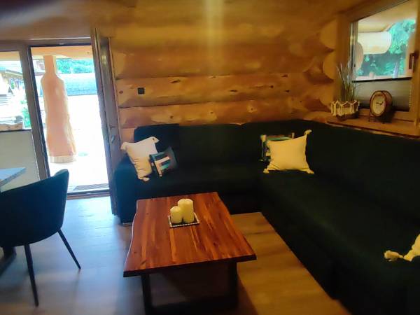 BRATNIA BYSTRE - Domy z bala z jacuzzi i sauna