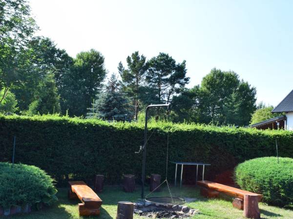 Część wspólna- miejsce na ognisko z rusztem 