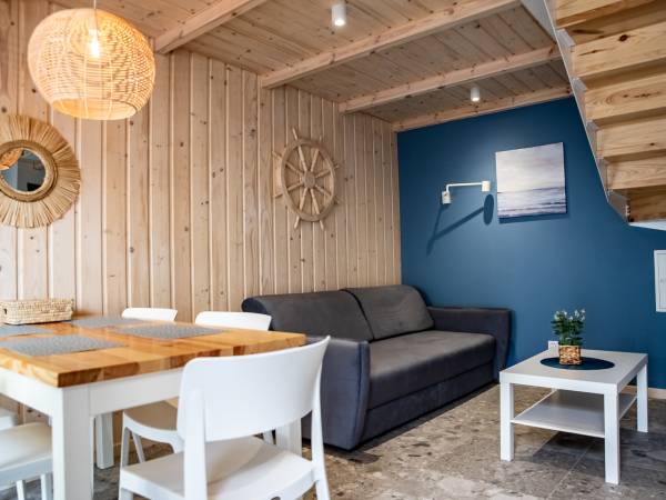 Salon w domku białym