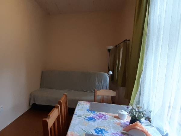 Czarna Jachta - Na szlaku legend. Pokoje nad jeziorem. 