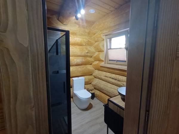 BRATNIA BYSTRE - Domy z bala z jacuzzi i sauna