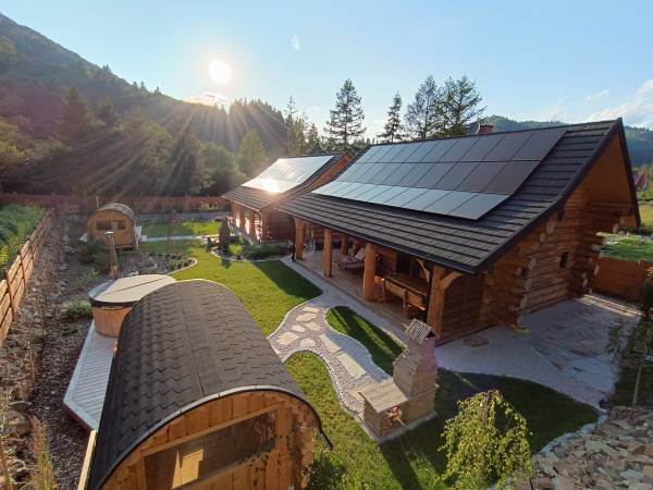 BRATNIA BYSTRE - Domy z bala z jacuzzi i sauna