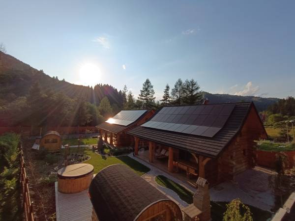 BRATNIA BYSTRE - Domy z bala z jacuzzi i sauna